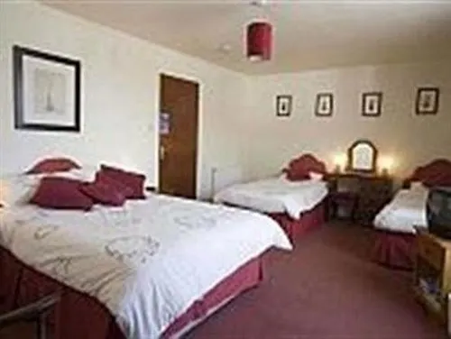 Thorverton Arms 4*,